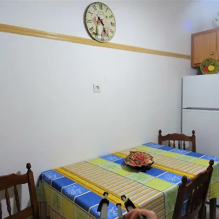 Nyaraló Naxos Village Retreat, Kóronosz